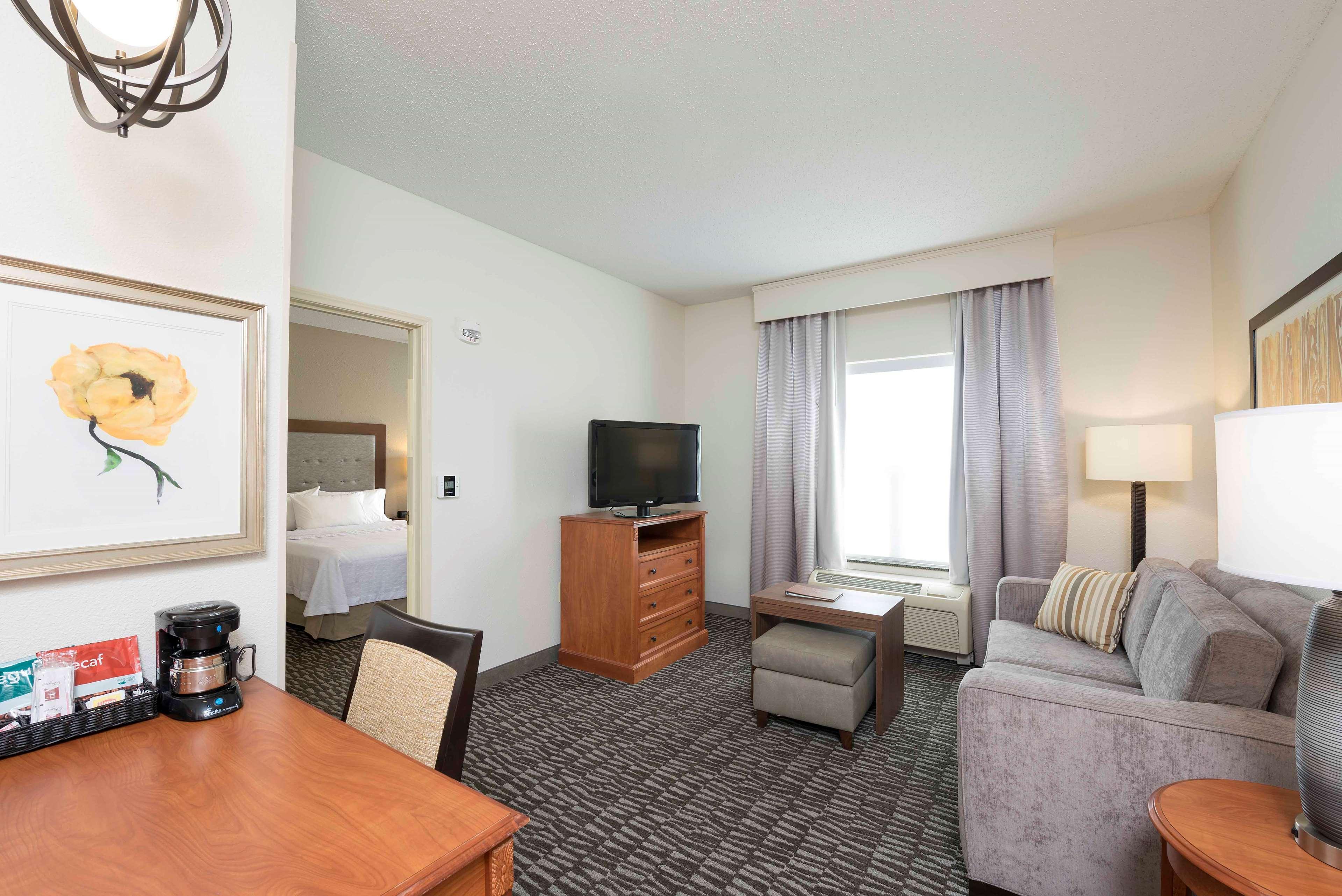 Homewood Suites By Hilton Indianapolis Airport / Плейнфийлд Екстериор снимка