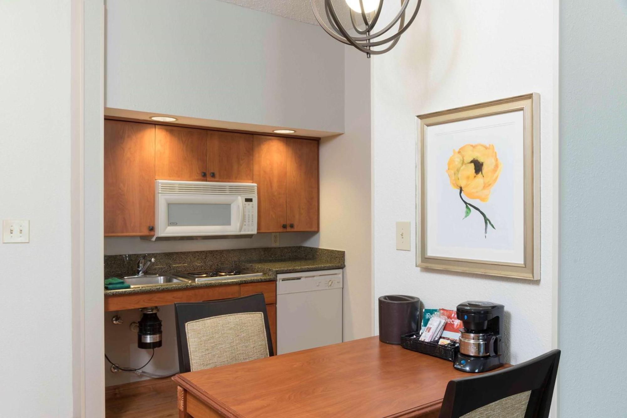 Homewood Suites By Hilton Indianapolis Airport / Плейнфийлд Екстериор снимка