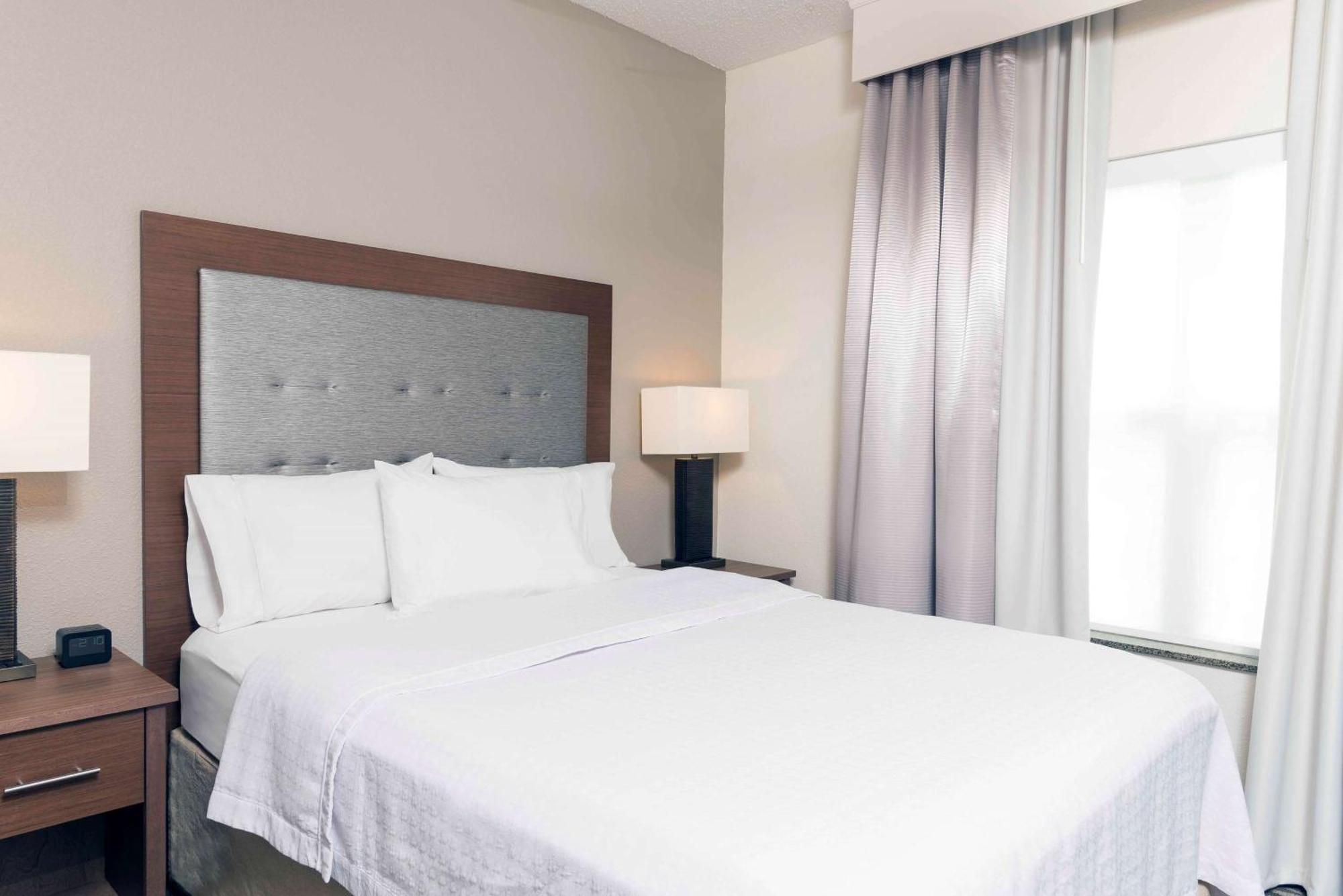 Homewood Suites By Hilton Indianapolis Airport / Плейнфийлд Екстериор снимка