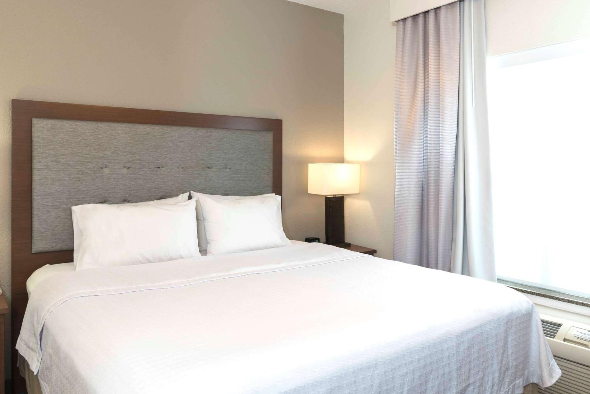 Homewood Suites By Hilton Indianapolis Airport / Плейнфийлд Екстериор снимка