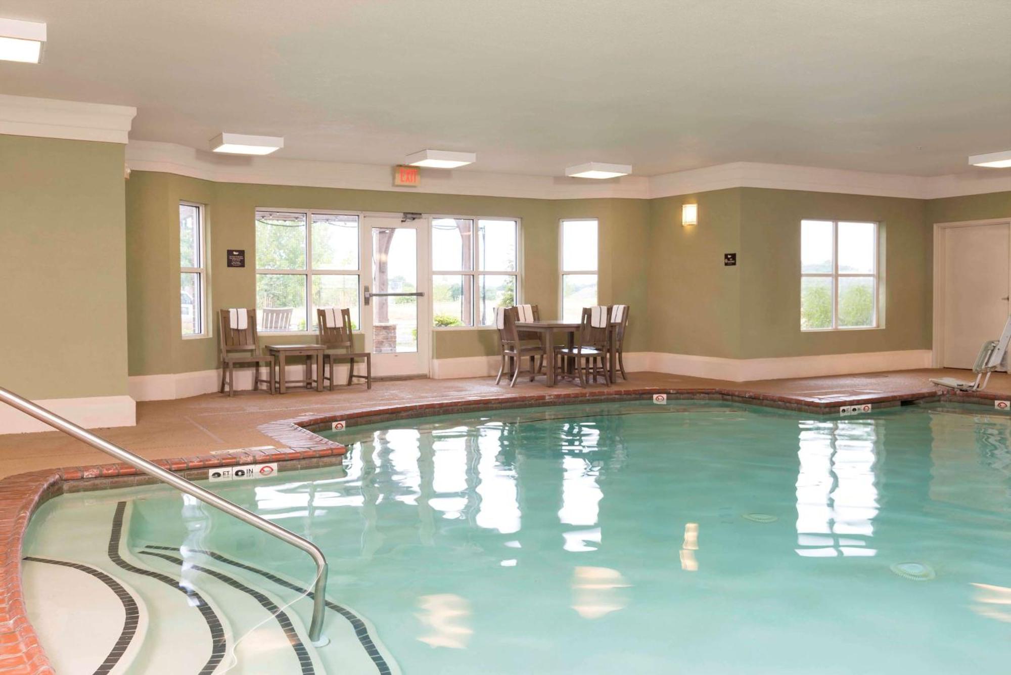 Homewood Suites By Hilton Indianapolis Airport / Плейнфийлд Екстериор снимка