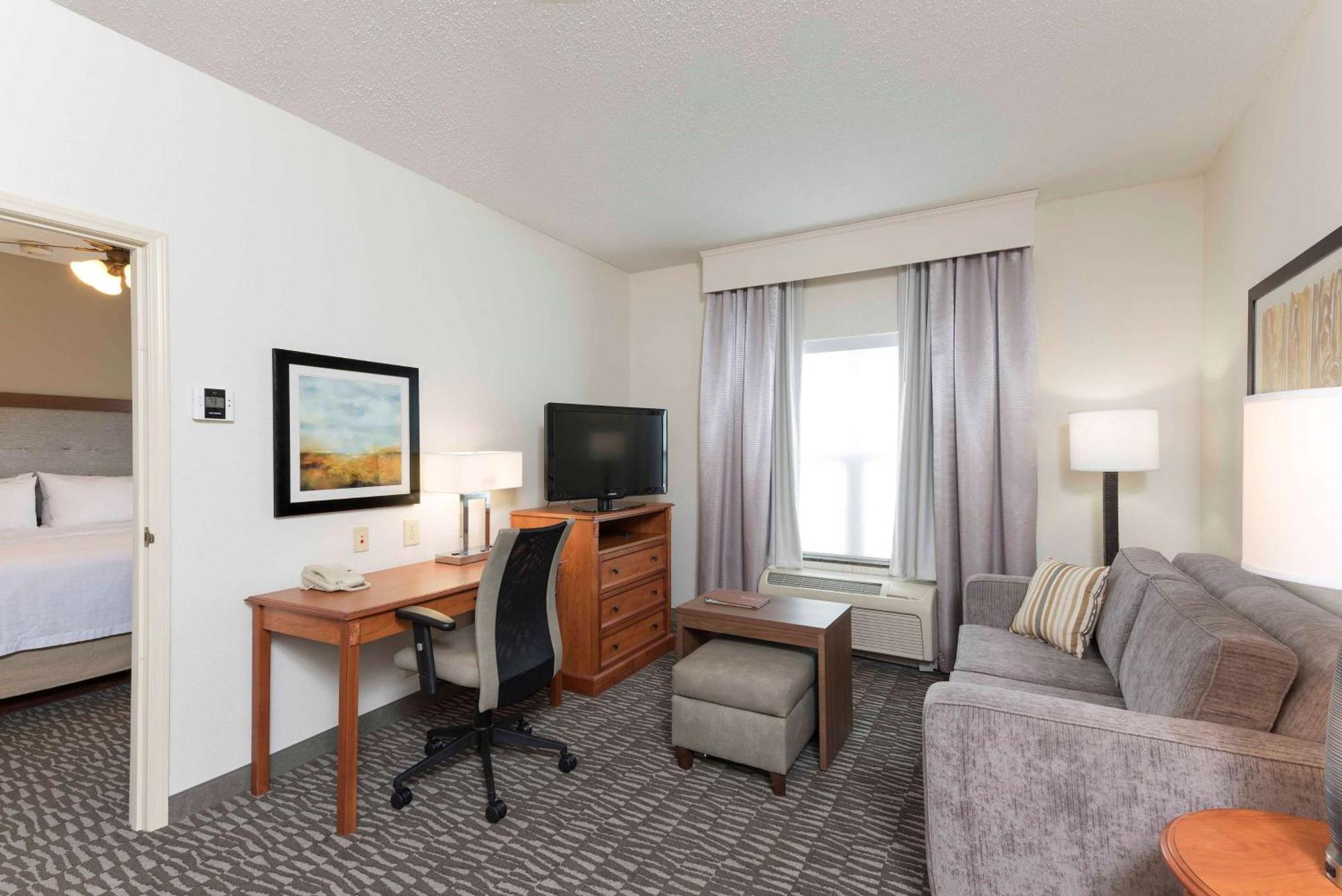 Homewood Suites By Hilton Indianapolis Airport / Плейнфийлд Екстериор снимка