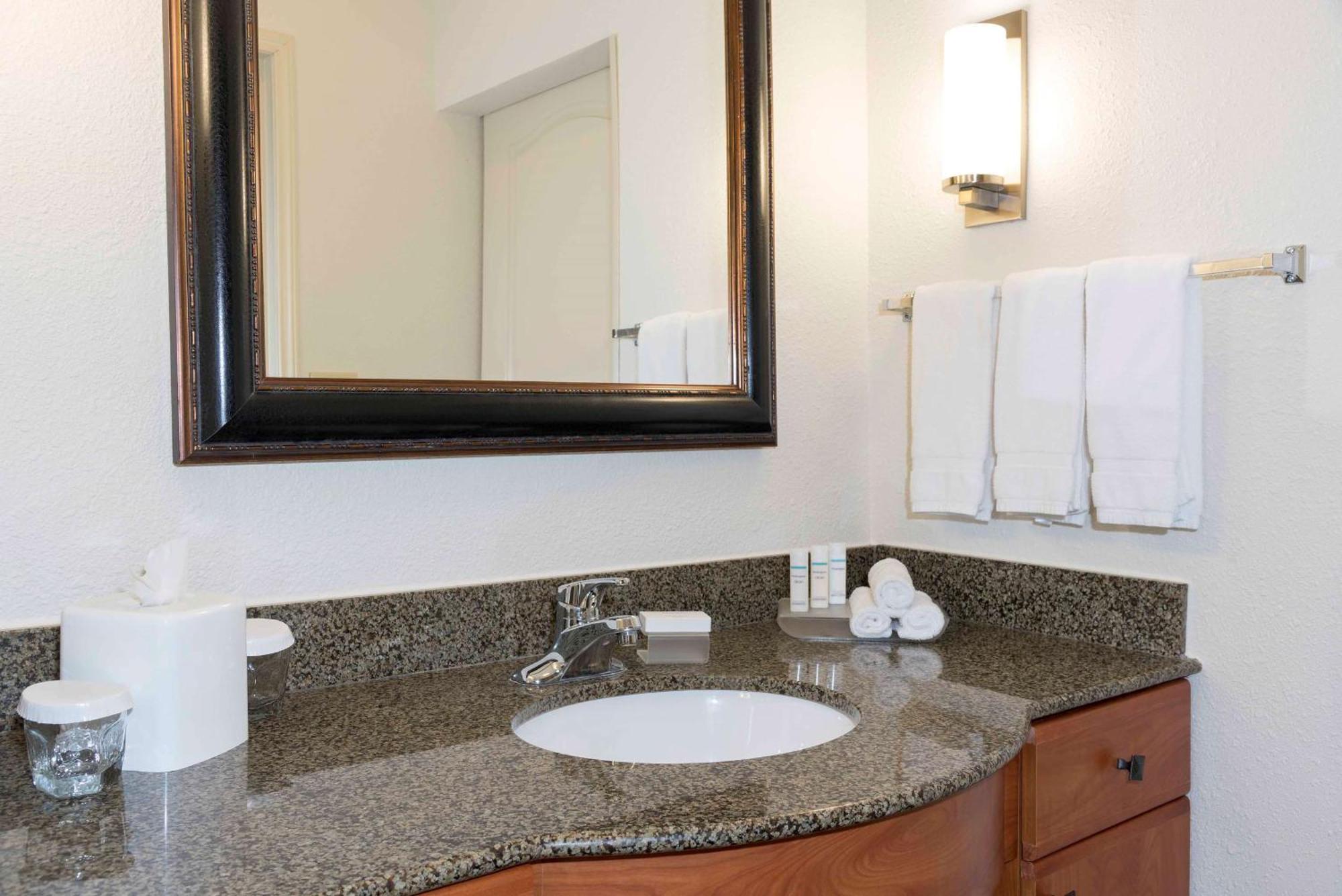 Homewood Suites By Hilton Indianapolis Airport / Плейнфийлд Екстериор снимка