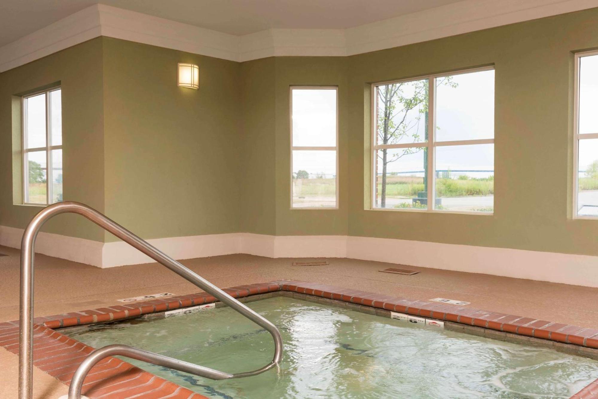 Homewood Suites By Hilton Indianapolis Airport / Плейнфийлд Екстериор снимка