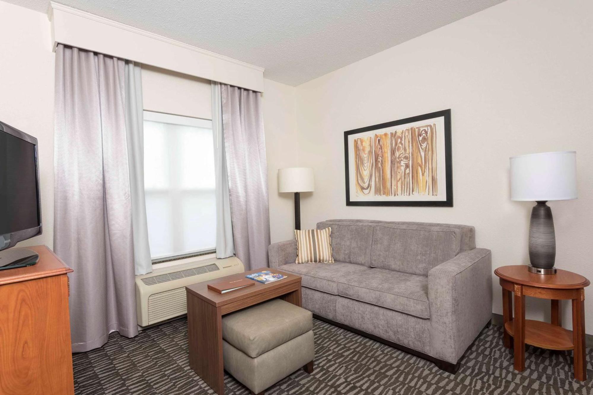 Homewood Suites By Hilton Indianapolis Airport / Плейнфийлд Екстериор снимка