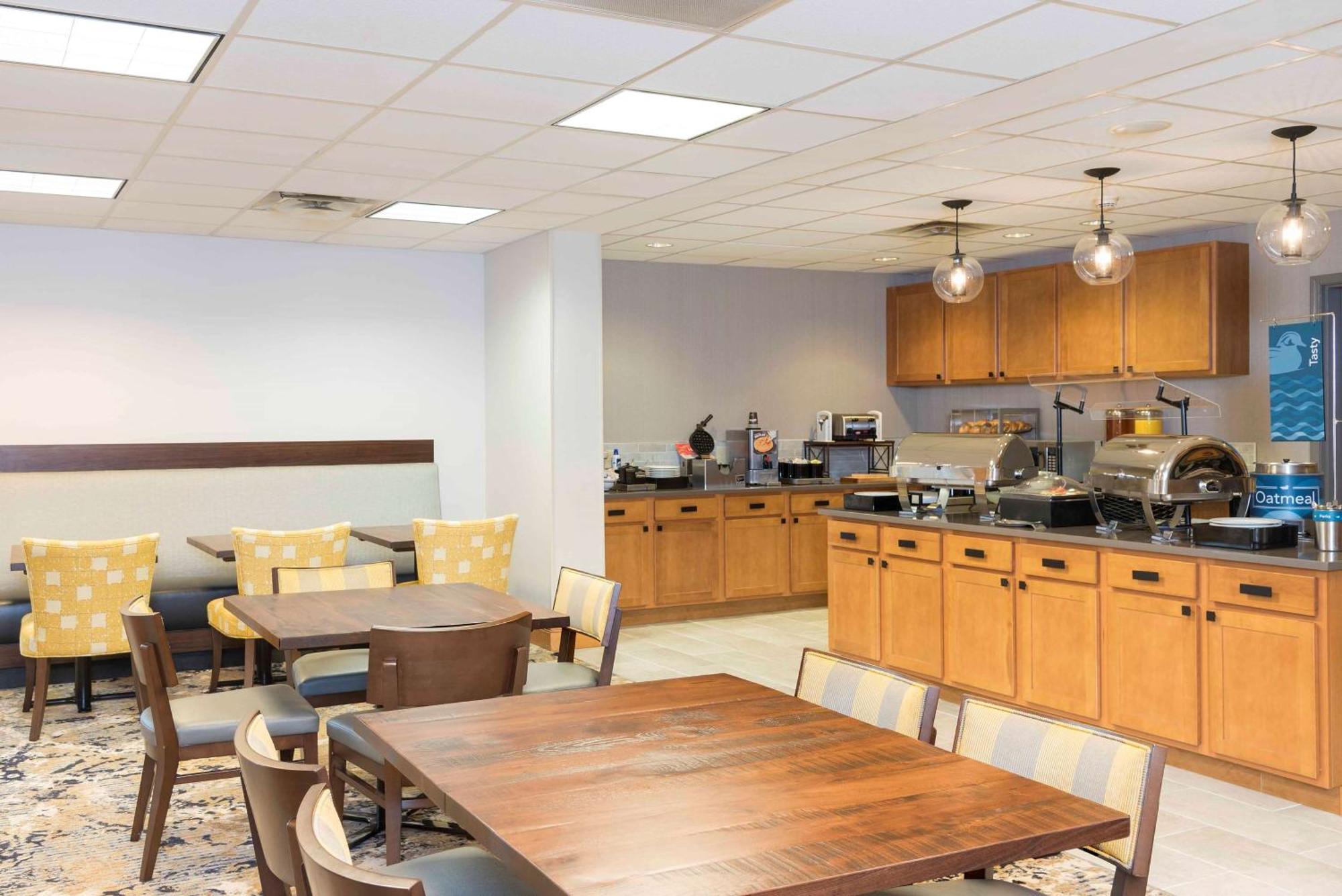 Homewood Suites By Hilton Indianapolis Airport / Плейнфийлд Екстериор снимка