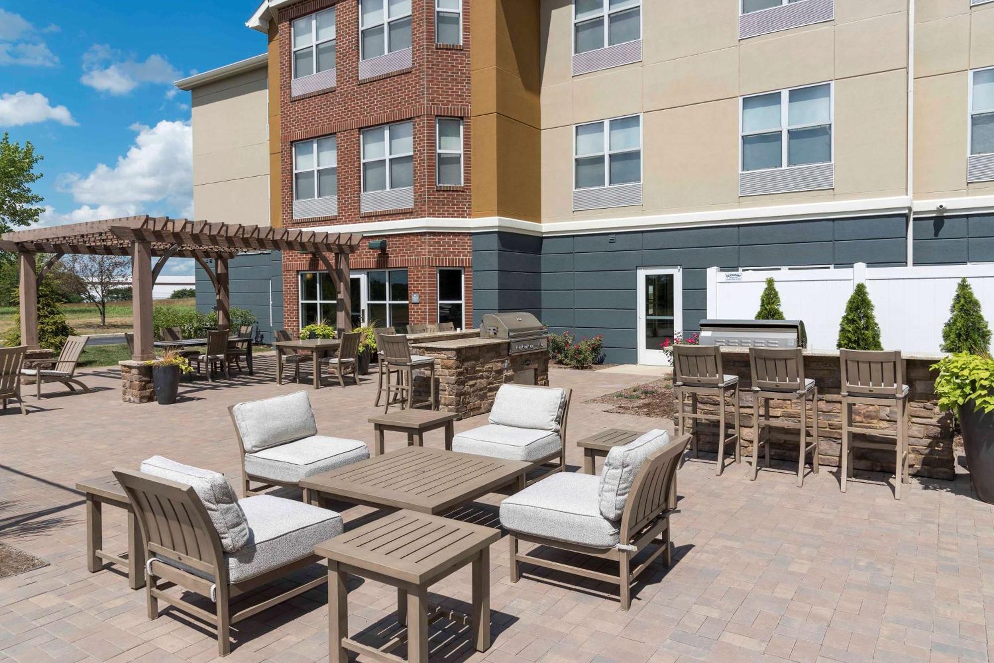 Homewood Suites By Hilton Indianapolis Airport / Плейнфийлд Екстериор снимка