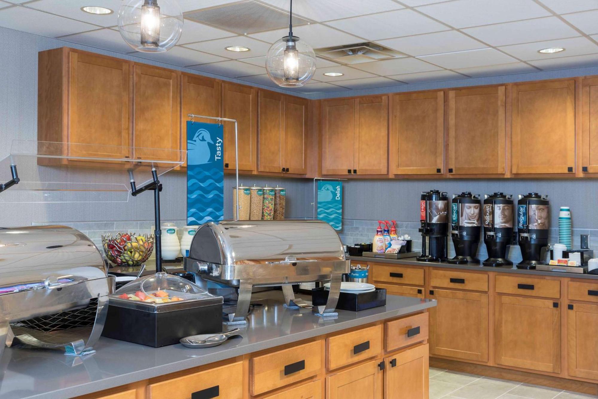 Homewood Suites By Hilton Indianapolis Airport / Плейнфийлд Екстериор снимка