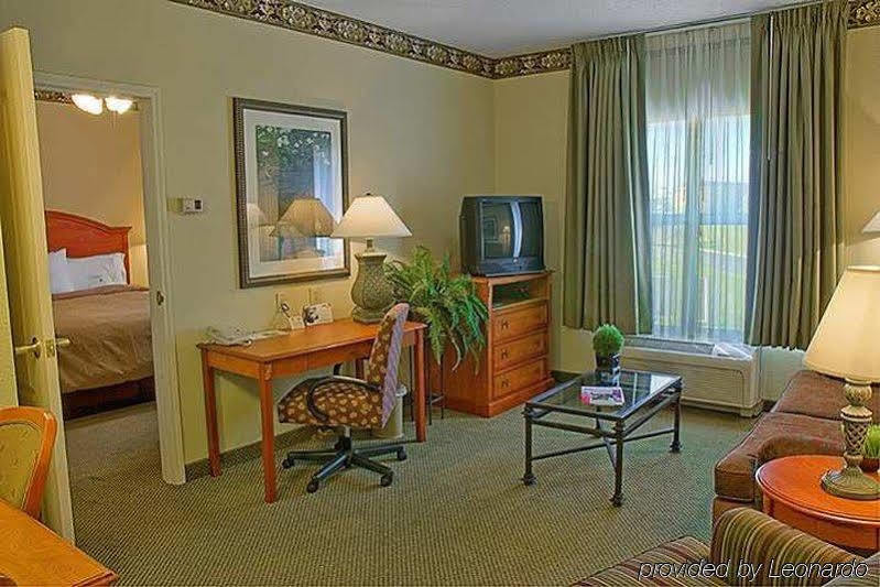 Homewood Suites By Hilton Indianapolis Airport / Плейнфийлд Екстериор снимка